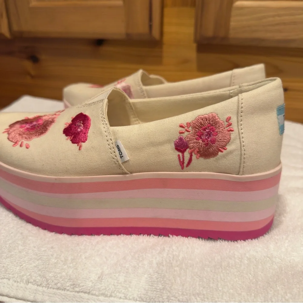 Toms Alpargata‎ Platform Pink Poppies Embroidered Canvas sz /5.5